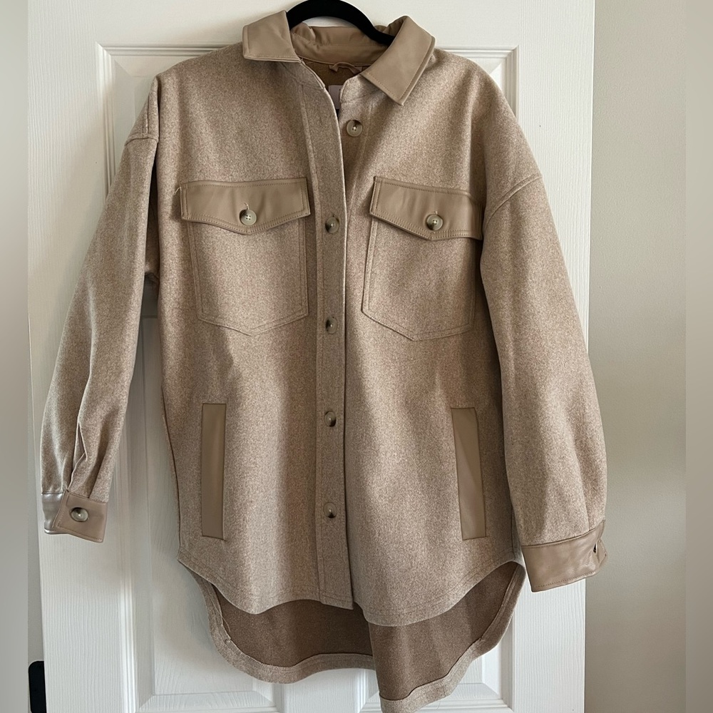 Women’s tan shacket jacket- size small never worn!!